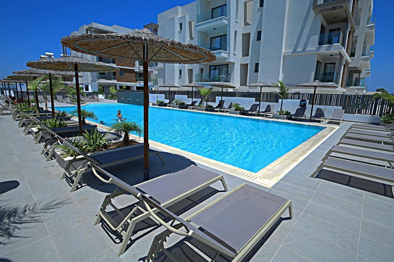 Golden Tree Apartment Paralimni Exterior foto