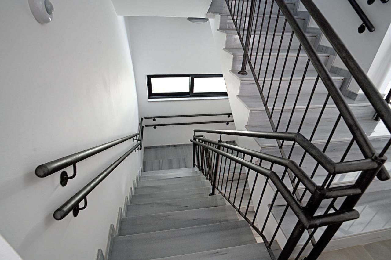 Golden Tree Apartment Paralimni Exterior foto