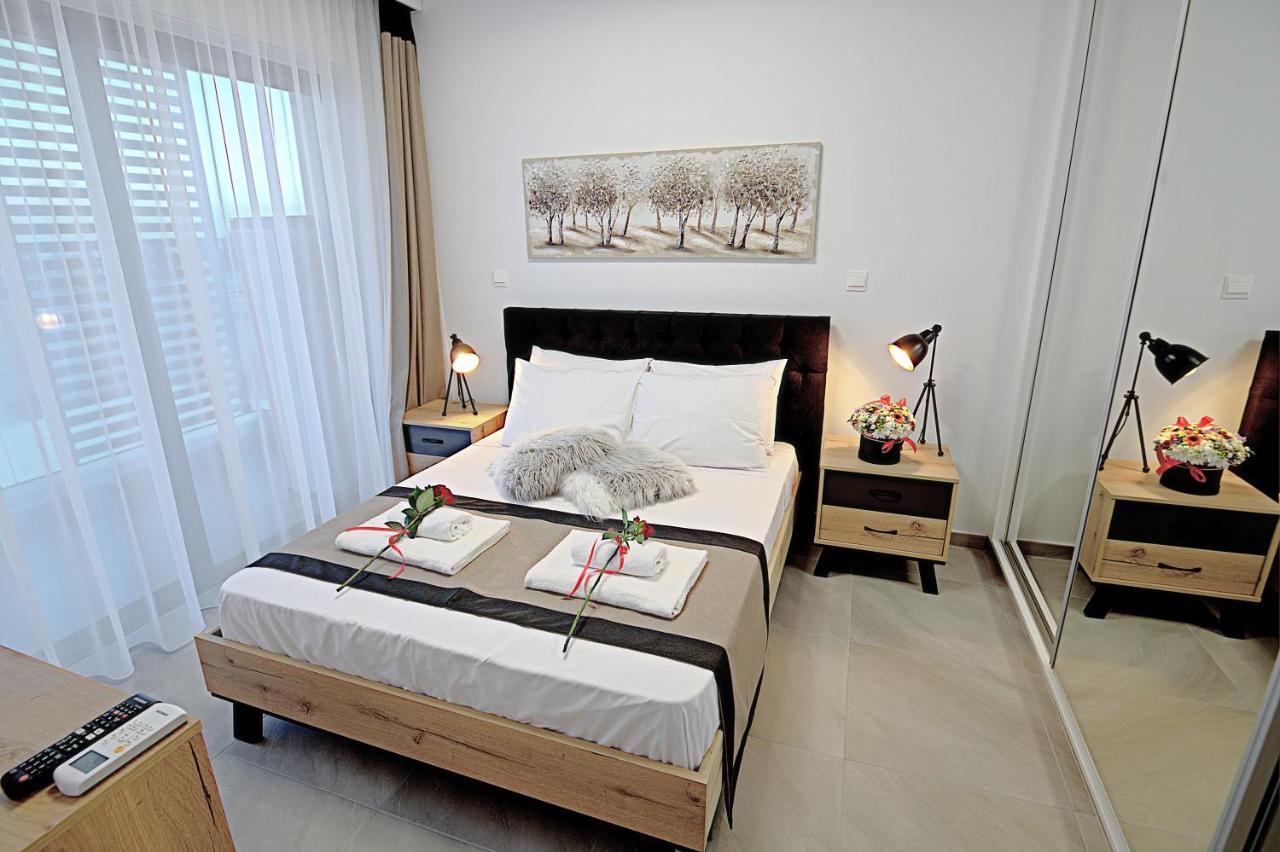 Golden Tree Apartment Paralimni Exterior foto