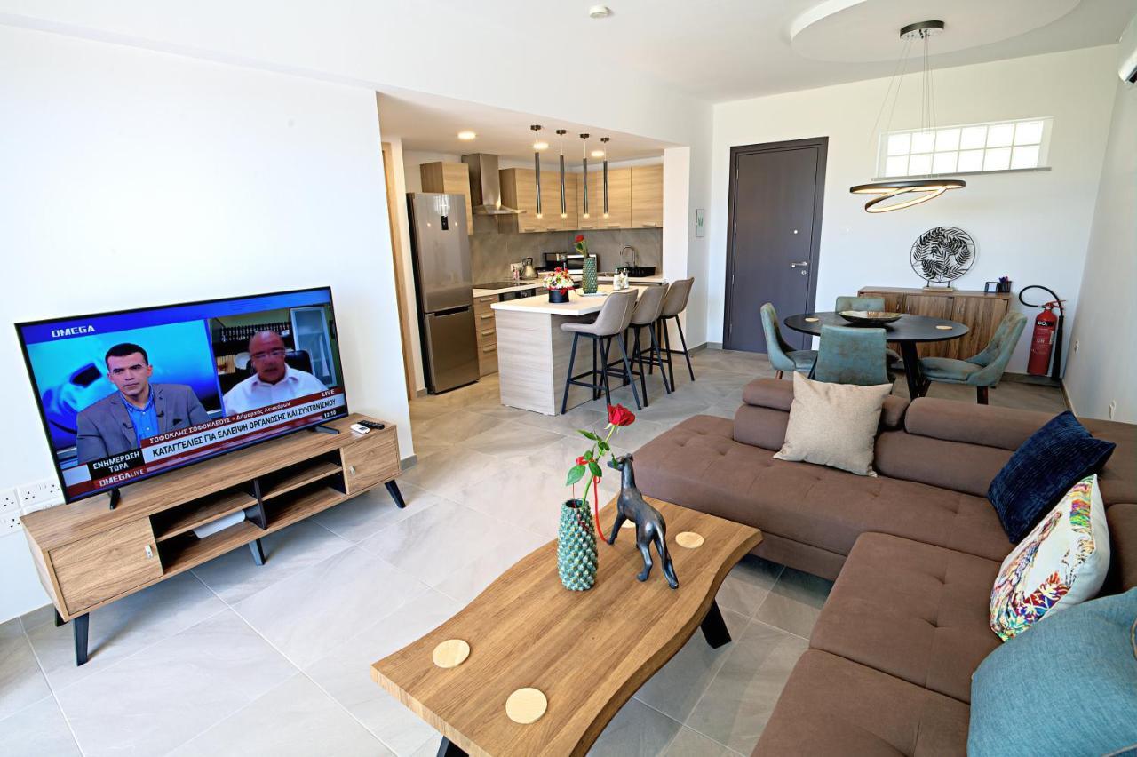 Golden Tree Apartment Paralimni Exterior foto